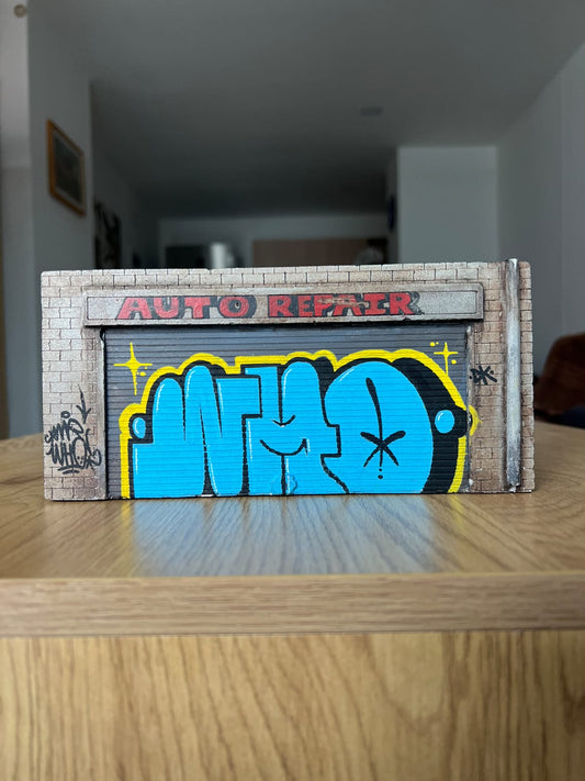 Roll Up Wall Paper Weight